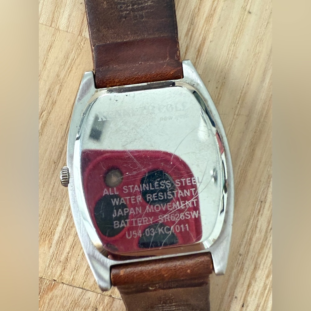 vintage Kenneth Cole New York men’s silver tone brown leather watch NEW BATTERY - Picture 8 of 11